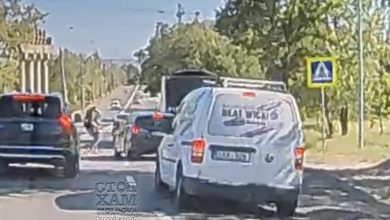 Photo of video | O femeie a fost lovită pe o trecere de pietoni, iar după accident s-a urcat în acea mașină