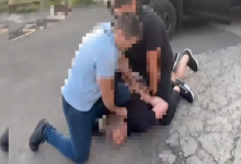 Photo of video | Au înșelat o pensionară cu 100 de mii de lei. Doi tineri, reținuți