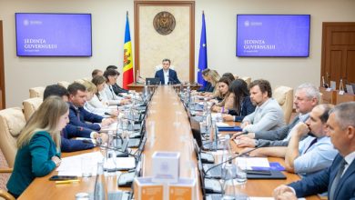 Photo of Mai mulți oficiali, suspendați temporar din funcții în contextul alegerilor parlamentare din toamnă