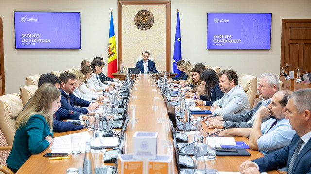 Photo of Mai mulți oficiali, suspendați temporar din funcții în contextul alegerilor parlamentare din toamnă