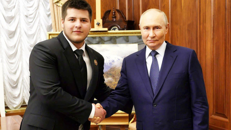 Photo of Kadîrov i-a mai dat o medalie fiului său. A fost decorat pentru un campionat de tir la care nu a participat