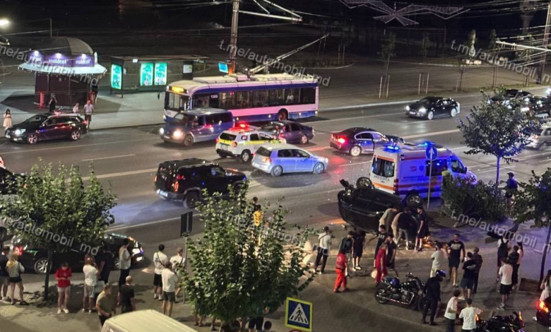 Photo of Patru persoane, inclusiv doi copii, rănite într-un accident grav în Chișinău