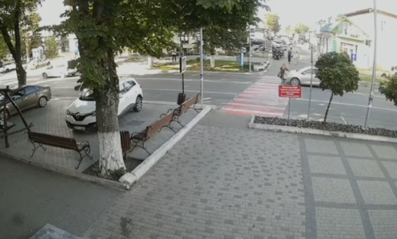 Photo of video | O femeie, spulberată pe trecerea de pietoni la Edineț