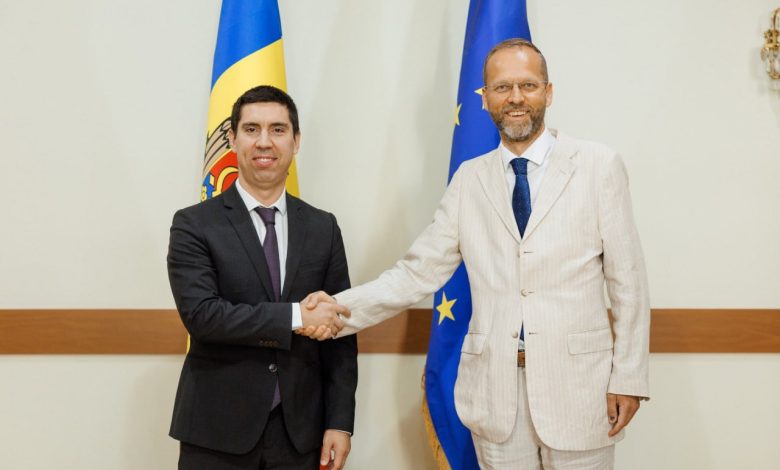 Photo of Mihai Popșoi, mesaj de rămas bun pentru ambasadorul UE la Chișinău, Janis Mazeiks, la final de mandat