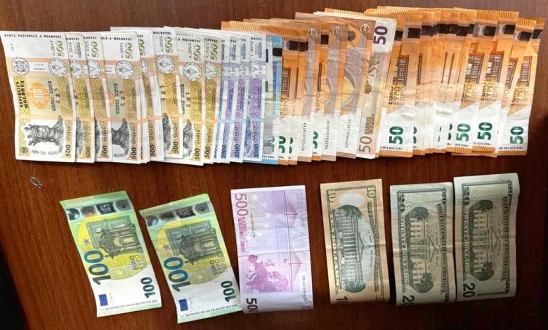 Photo of Noi percheziții în capitală! Rețea de manipulare politică descoperită de CNA