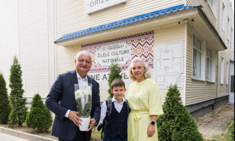 Photo of Dan Perciun îl acuză pe Dodon de „ipocrizie pură” pentru alegerea liceului Orizont: „În 2018 a alungat profesorii din acest liceu”