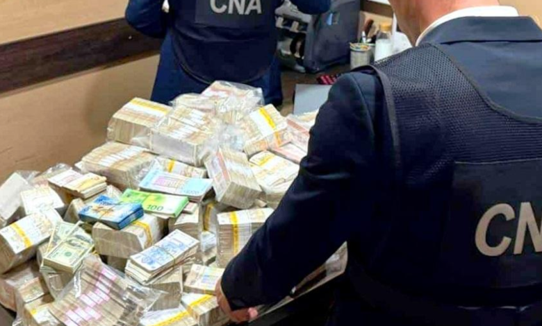 Photo of foto | Percheziții la Chișinău într-un dosar de finanțare ilegală a partidelor. Au fost ridicate peste 20 de milioane de lei