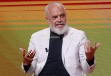 Photo of Albania numește un ministru responsabil cu achizițiile publice, generat de inteligența artificială