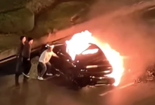 Photo of video | Geamurile antiefracție ale unui automobil au împiedicat salvarea unui șofer în timpul incendiului
