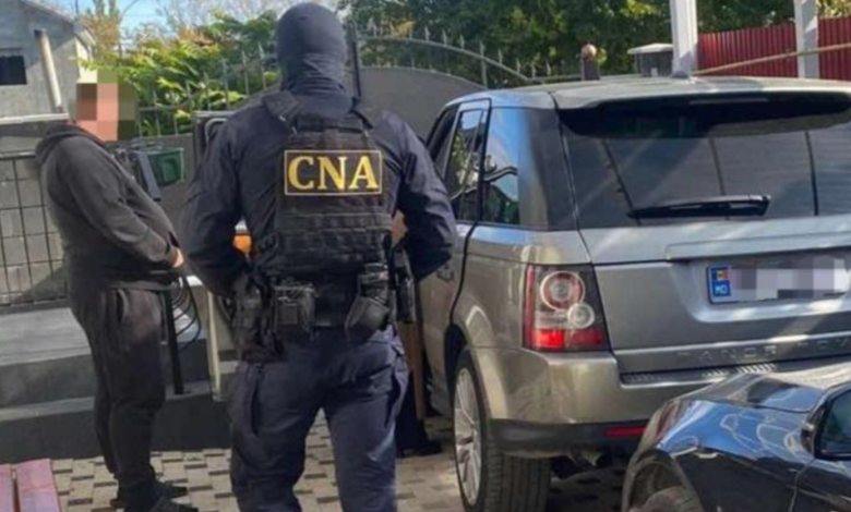 Photo of Fost angajat al ASP, reținut de CNA în dosarul de corupție la eliberarea permiselor auto din Călărași