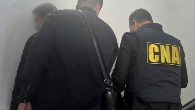 Photo of foto | Un bărbat, reținut în flagrant de CNA în timp ce primea mită pentru a influența un executor judecătoresc