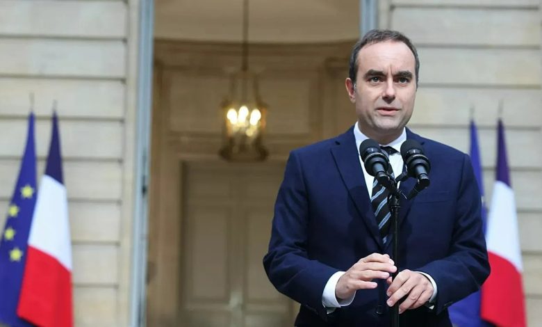 Photo of Premierul Franței și-a dat demisia la mai puțin de 12 ore de când și-a desemnat membrii cabinetului