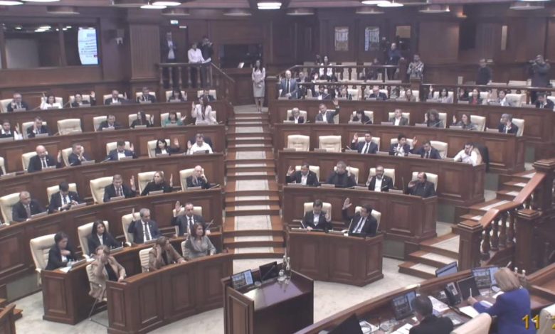 Photo of Doina Gherman și Vlad Batrîncea, realeși în funcția de vicepreședinți ai Parlamentului