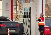 Photo of Țara petrolului caută benzină peste hotare: Moscova apelează la Asia după ce ucrainenii au distrus 40% dintre rafinării