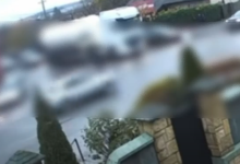 Photo of video | O bătrână călcată de un camion a murit în drum spre spital