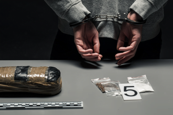 Photo of Pedepse mai dure pentru traficul de droguri și protecția minorilor, anunță MAI