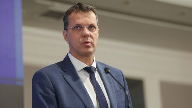 Photo of Ministrul Apărării din România și-a anunțat demisia după scandalul diplomelor sale