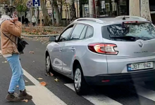 Photo of video | Un pieton, la un pas de a fi lovit pe trecere. Șoferul, surprins încălcând trei reguli deodată