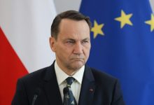Photo of Ministrul polonez de Externe: Polonezii „ar prefera să mănânce iarbă decât să devină colonie rusă”