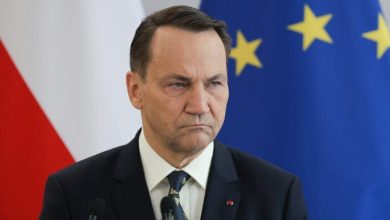Photo of Ministrul polonez de Externe: Polonezii „ar prefera să mănânce iarbă decât să devină colonie rusă”