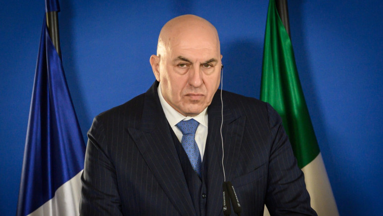 Photo of „Suntem sub atac”. Ministrul italian al apărării avertizează că Europa riscă să-i permită lui Putin să câștige „prin epuizare”