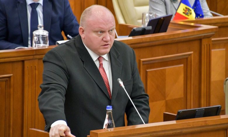 Photo of Conflictul din familia lui Vasile Bolea: fostul parlamentar a fost amendat cu 500 de lei