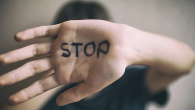 Photo of O elevă, bătută grav de două adolescente în timp ce alți copii filmau. MEC s-a autosesizat