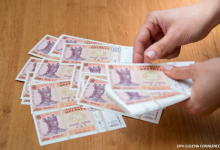 Photo of Bugetarii cu salarii sub 6.300 de lei vor primi compensații