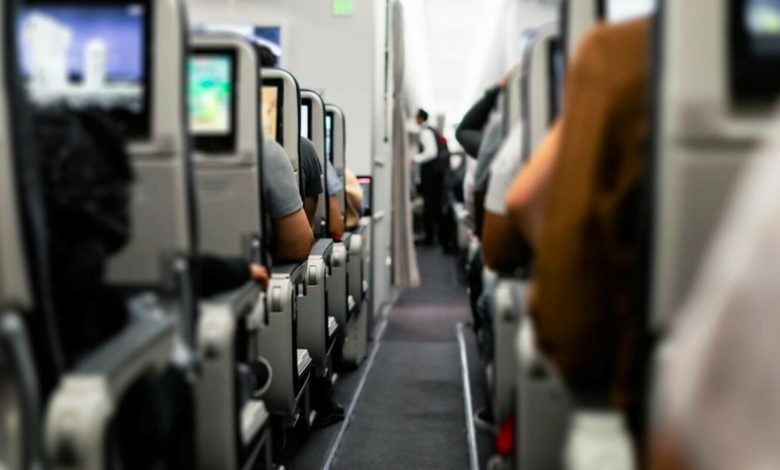 Photo of O familie ar fi urcat cu bunica decedată în avion. A spus echipajului că se simte rău