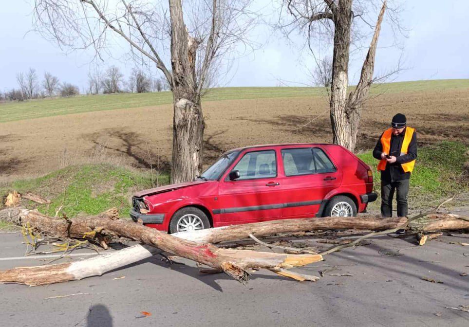 foto | Cod galben de vânt: Salvatorii au intervenit în zeci de cazuri de urgență în toată R. Moldova