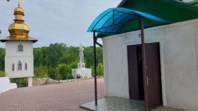 Photo of video | Altercații la biserica din Dereneu după executarea unei decizii definitive a CSJ