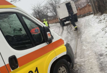 Photo of foto | Mai multe ambulanțe au avut nevoie de intervenția salvatorilor din cauza ghețușului