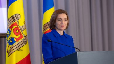 Photo of De la albume ilustrate la covor azer: lista cadourilor primite de șefa statului în ultimele luni din 2025