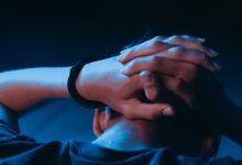 Photo of Un tânăr din comunitatea LGBT, ademenit într-un apartament, atacat și abandonat în zăpadă