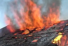 Photo of update, foto | Casa din Ulmu, la care pompierii nu au putut ajunge din cauza poleiului, a ars complet. Familia a rămas fără adăpost