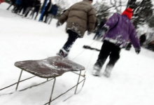 Photo of Accident la săniuș: O fetiță a ajuns sub roțile unei mașini de poliție