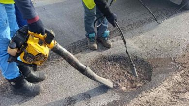 Photo of foto | Atenție, șoferi: lucrări pe mai multe trasee naționale. Se plombează gropile