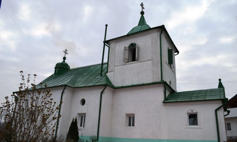 Photo of video | Tensiuni la biserica din Dereneu. Poliția califică acțiunile drept „provocare”