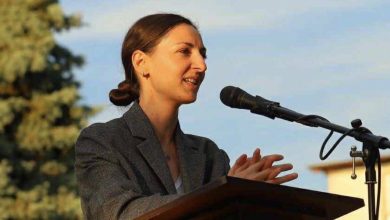 Photo of video | Mandatul lăsat vacant de Nichita, preluat de o nouă deputată: „Este o mare onoare pentru mine”