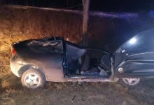 Photo of foto | Un tânăr fără permis a murit după ce a intrat cu mașina într-un copac. Un pasager a ajuns la spital