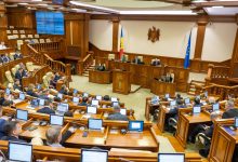 Photo of Reprezentarea femeilor în Parlament rămâne la nivel-record. Câte deputate sunt în legislatura actuală