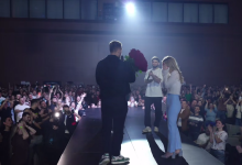 Photo of video | Cerere în căsătorie la concertul lui Magnat, Satoshi și Feoctist din Chicago