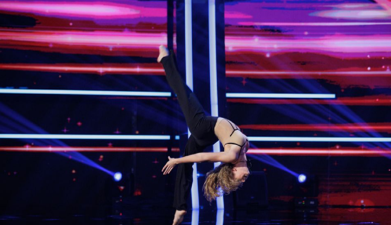 Photo of video | O acrobată de 15 ani din R. Moldova i-a impresionat pe jurații de la „Românii au Talent”: „Mă înclin și te aplaud”