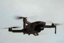 Photo of O firmă din România, creată de doi moldoveni, a făcut un sistem de apărare inteligent împotriva dronelor de război. Cum funcționează sistemul