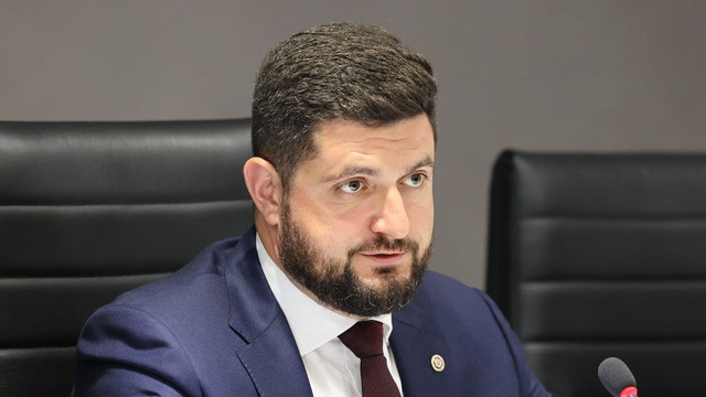 Photo of Apropiații ministrului Energiei ar fi hărțuiți: „Trimit sistematic mesaje text cu caracter hărțuitor”