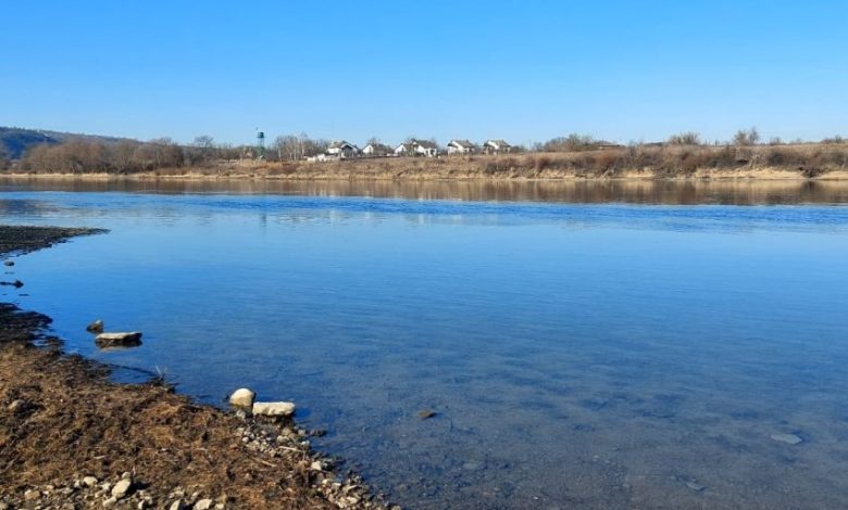 Photo of Substanța petrolieră continuă să se reverse dinspre Ucraina în râul Nistru. Informații de ultimă oră de la autorități