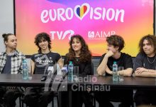 Photo of „Vă mulțumim că ascultați muzică în limba română”. Reprezentanta României la Eurovision, întâlnire cu publicul din R. Moldova