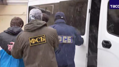 Photo of video | R. Moldova aduce acasă doi cetățeni captivi în Rusia, într-un schimb de ofițeri. Bălan, acuzat de trădare, e lăsat să plece în Belarus