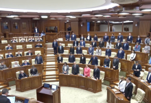 Photo of video | 7 aprilie, comemorat în Parlament: unii deputați au rămas pe scaune