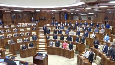 Photo of video | 7 aprilie, comemorat în Parlament: unii deputați au rămas pe scaune
